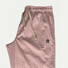 Cargar imagen en el visor de la galería, Pantalón corto de pijama rosado de puntos
